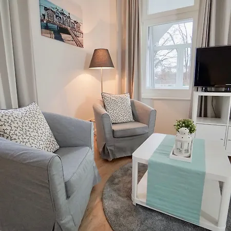 Myhome Ruegen - Haus Johanneshorst 아파트호텔 4*