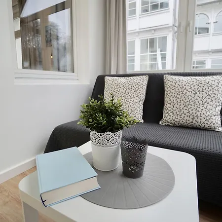 Myhome Ruegen - Haus Johanneshorst 아파트호텔 4*