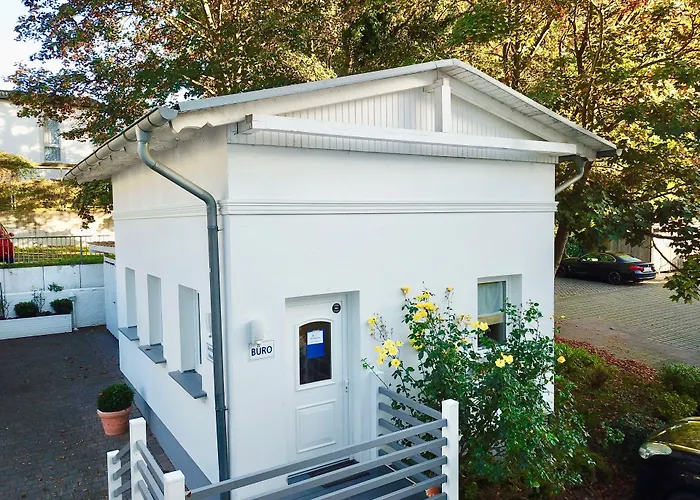 Myhome Ruegen - Haus Johanneshorst アパートホテル 4*